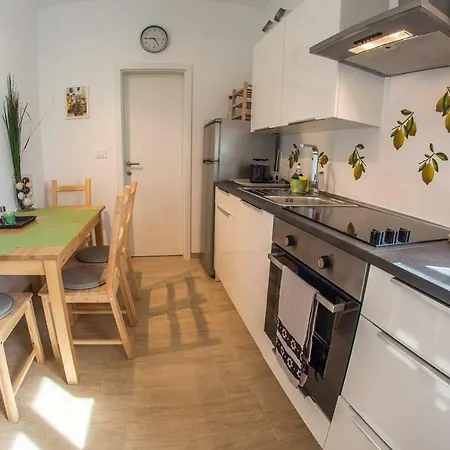 Apartments Nikic Banjole Exterior photo